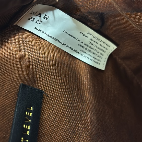 STREET LEVEL woven wicker round crossbody purse cow leather strap & clasp purse - Picture 9 of 9